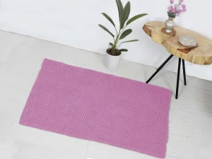 Dywanik łazienkowy różowy.