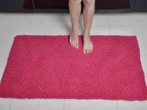 Dywanik łazienkowy fuksja.