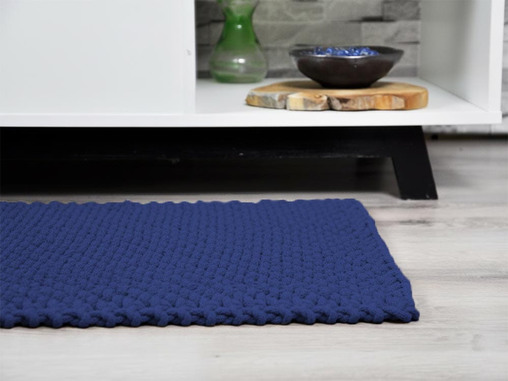 Dywanik łazienkowy chabrowy.