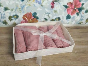 Opakowanie prezentowe ręczników bawełnianych.