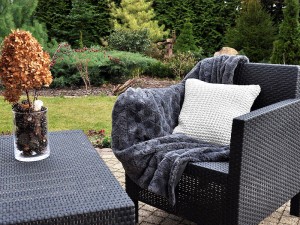 Bawełniana poduszka dekoracyjna, kolor biały.