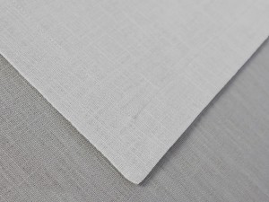 Lniany biały obrus.