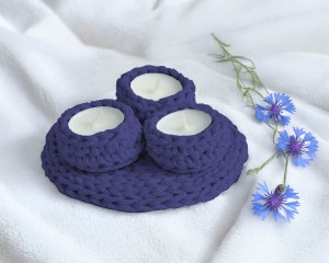 Świecznik dekoracyjny, kolor granatowy.