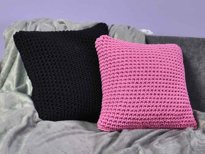 Różowa, poduszka ozdobna. Wybór rozmiarów i odcieni