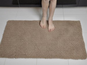 Bawełniany dywanik łazienkowy, kolor karmelowy.