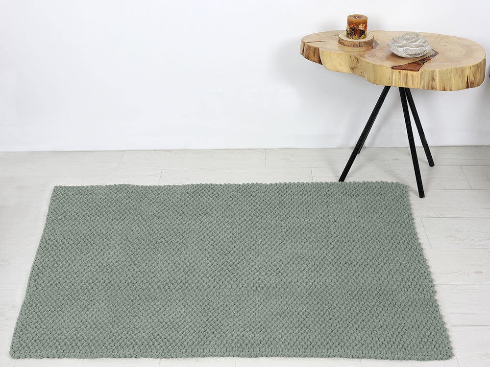 Bawełniany dywanik łazienkowy. Kolor jasna oliwka.